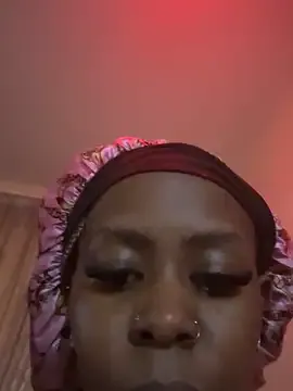 MelinaLuviani – webcam model profile photo Image 4