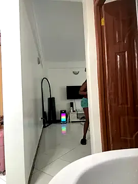 MelinaLuviani – webcam model profile photo Image 9