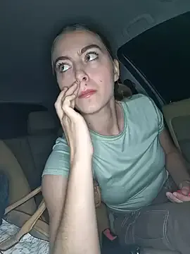 GiaVibey – webcam model profile photo Image 17