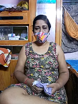 Dolce – webcam model profile photo Image 12