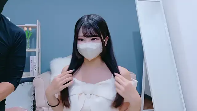 MelinaLuviani – webcam model profile photo Image 2