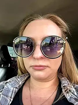 SonY_CaM – webcam model profile photo Image 9