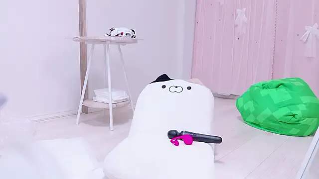 HannaMaison – webcam model profile photo Image 15