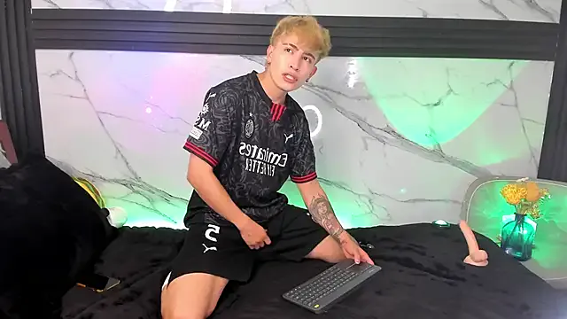 Dolce – webcam model profile photo Image 13