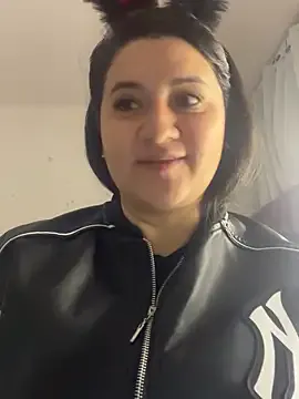 Dolce – webcam model profile photo Image 13