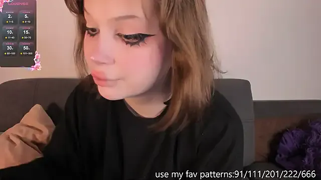 MollyBoston – webcam model profile photo Image 7