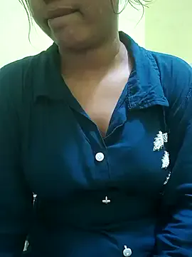 AndreaKalo – webcam model profile photo Image 4