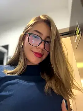 LunaTempt – webcam model profile photo Image 15