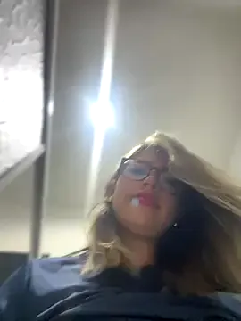 LunaTempt – webcam model profile photo Image 9