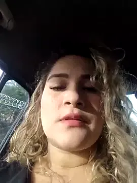 IvyHarpers – webcam model profile photo Image 2