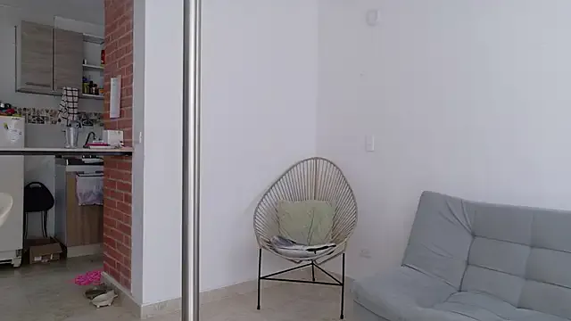 Dolce – webcam model profile photo Image 19