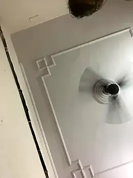 Bella – webcam model profile photo Image 9