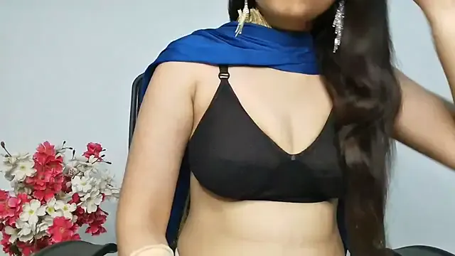 seraphine23 – webcam model profile photo Image 7