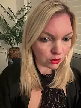 A33_asamin – webcam model profile photo Image 2