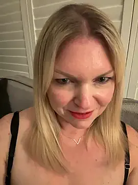 A33_asamin – webcam model profile photo Image 4