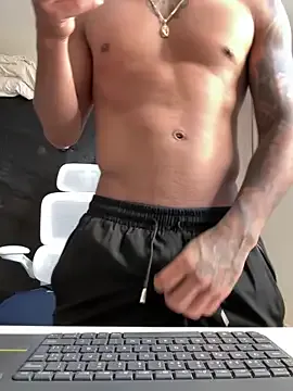 EmiraMiller – webcam model profile photo Image 13