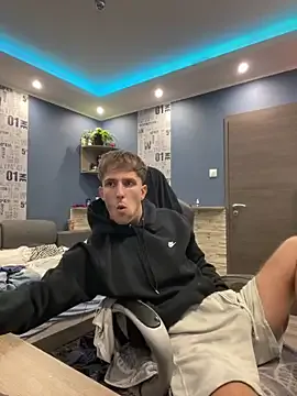 EmiraMiller – webcam model profile photo Image 14