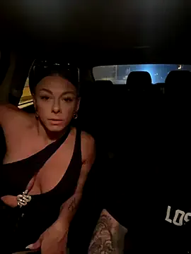 LaraCharm – webcam model profile photo Image 13