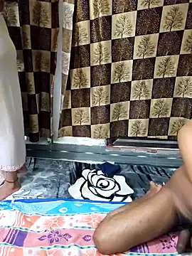 MiraKova – webcam model profile photo Image 2