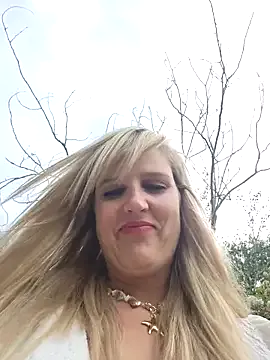 PollyElfi – webcam model profile photo Image 12