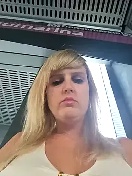 PollyElfi – webcam model profile photo Image 15