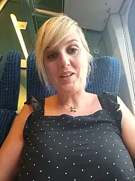 PollyElfi – webcam model profile photo Image 7