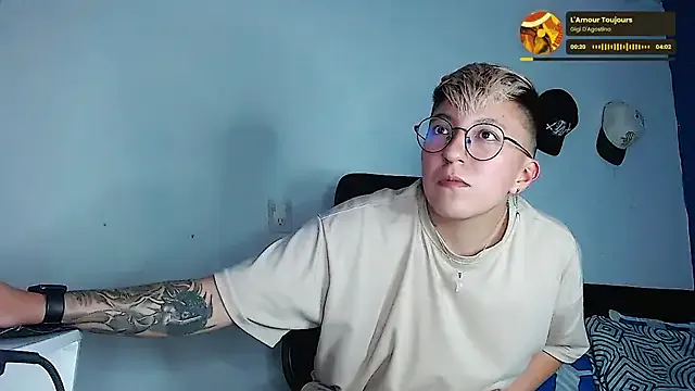 Dolce – webcam model profile photo Image 12