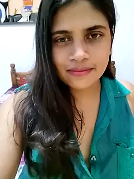 MiraKova – webcam model profile photo Image 13