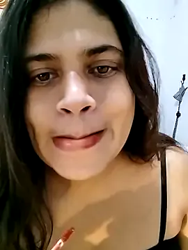 MiraKova – webcam model profile photo Image 17