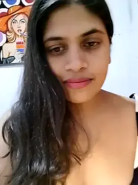 MiraKova – webcam model profile photo Image 4