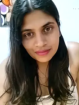 MiraKova – webcam model profile photo Image 6