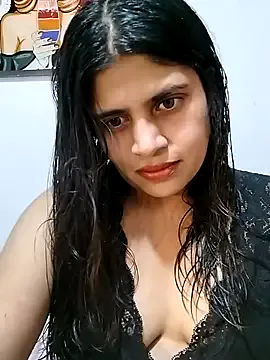 MiraKova – webcam model profile photo Image 9