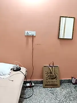 MiraKova – webcam model profile photo Image 10