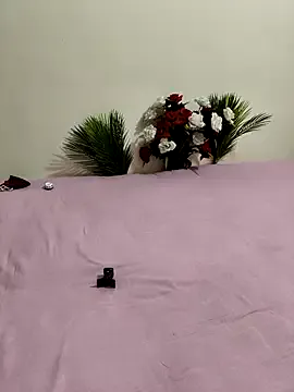 MiraKova – webcam model profile photo Image 13