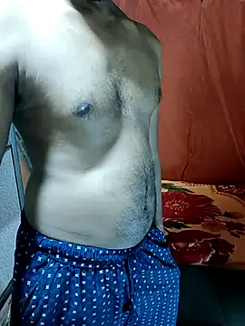 EmiBrow – webcam model profile photo Image 15