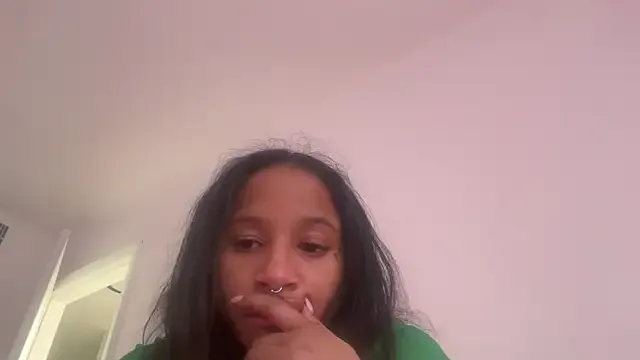 SarithaBroun – webcam model profile photo Image 2