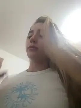 ErzabelLew – webcam model profile photo Image 5