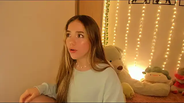 ErzabelLew – webcam model profile photo Image 9