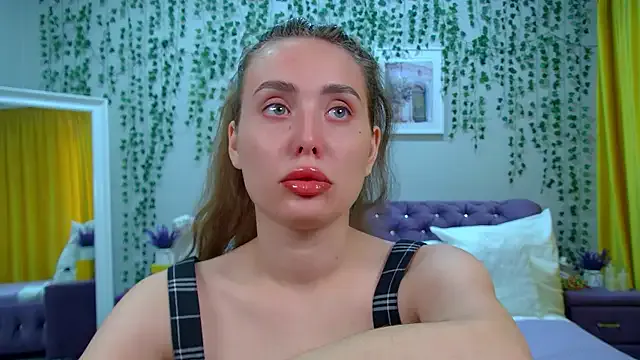 Dolce – webcam model profile photo Image 12