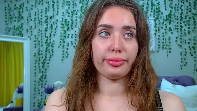 Dolce – webcam model profile photo Image 13