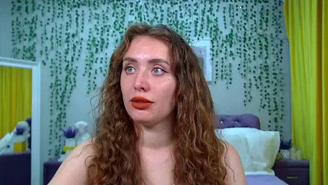 Dolce – webcam model profile photo Image 7