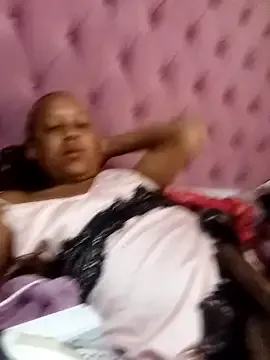 Dolce – webcam model profile photo Image 14