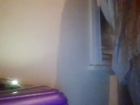 Dolce – webcam model profile photo Image 3