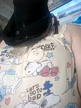 Dolce – webcam model profile photo Image 10