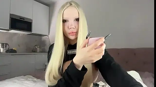 EsmeBrowm – webcam model profile photo Image 12