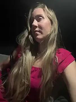 Dolce – webcam model profile photo Image 5