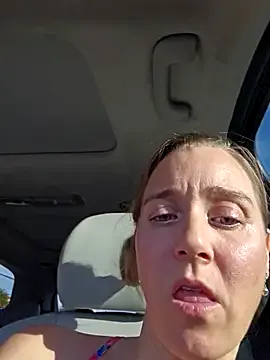 Dolce – webcam model profile photo Image 9