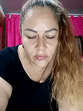 HotFox23 – webcam model profile photo Image 8