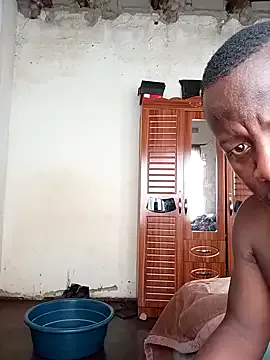 Dolce – webcam model profile photo Image 3