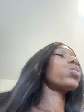 curvyflawless – webcam model profile photo Image 10